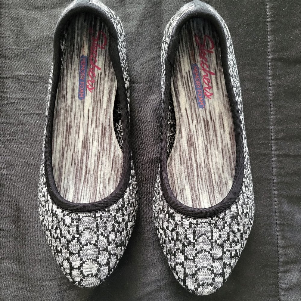 Skechers Cleo RATTLER  flat shoes size 7
